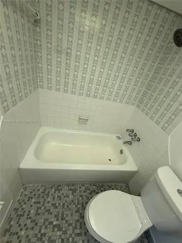 1305 W 53rd Street Hialeah FL 33012