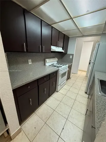 1305 W 53rd Street Hialeah FL 33012