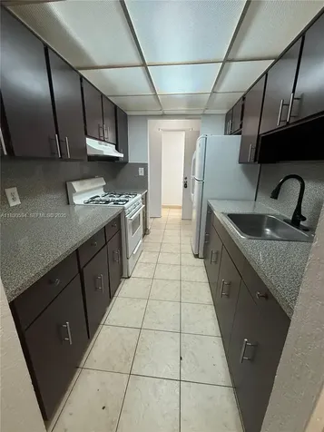 1305 W 53rd Street Hialeah FL 33012