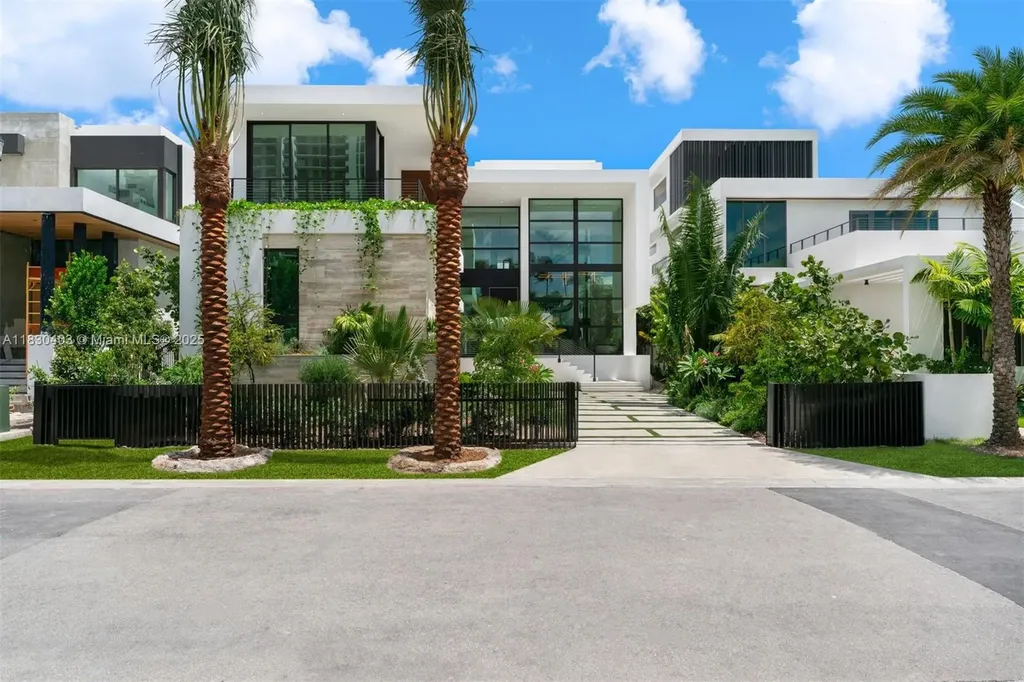 1045 N Venetian Drive Miami FL 33139