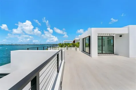 1045 N Venetian Drive Miami FL 33139