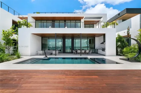 1045 N Venetian Drive Miami FL 33139