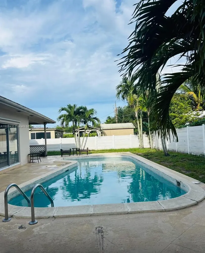 6790 SW 10th Court Pembroke Pines FL 33023