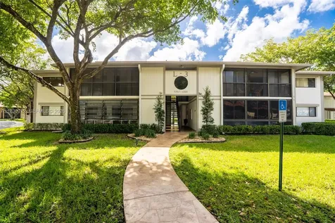10869 W Clairmont Circle Tamarac FL 33321
