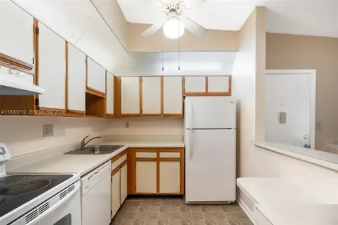 10869 W Clairmont Circle Tamarac FL 33321