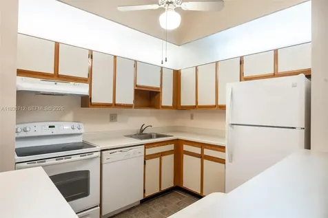 10869 W Clairmont Circle Tamarac FL 33321