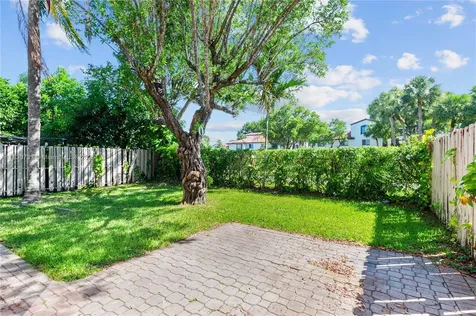 324 NW 107th Avenue Pembroke Pines FL 33026
