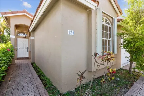 324 NW 107th Avenue Pembroke Pines FL 33026