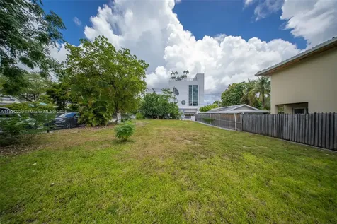 367 SW 11th Street Miami FL 33130
