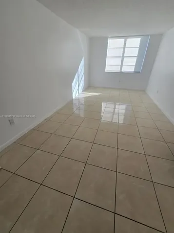 486 NW 165th Street Road Miami FL 33169
