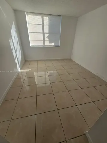 486 NW 165th Street Road Miami FL 33169