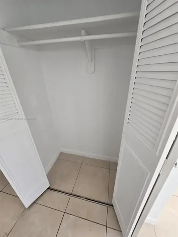 486 NW 165th Street Road Miami FL 33169
