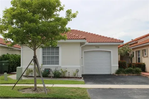 936 SW 180th Terrace Pembroke Pines FL 33029