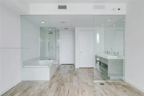 650 NE 32nd Street Miami FL 33137