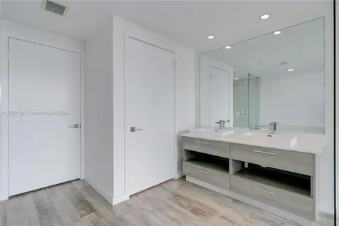 650 NE 32nd Street Miami FL 33137