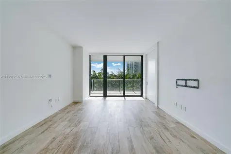 650 NE 32nd Street Miami FL 33137