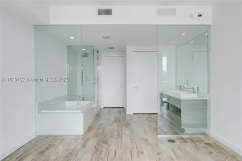 650 NE 32nd Street Miami FL 33137