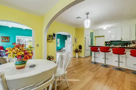 837 Espanola Way Miami Beach FL 33139