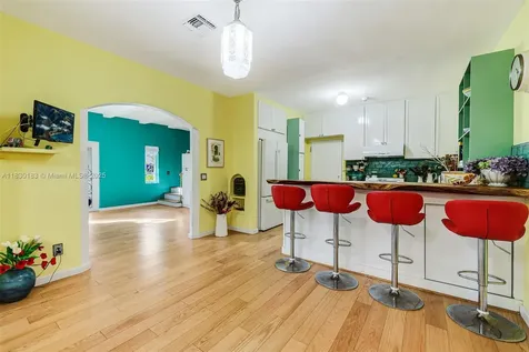 837 Espanola Way Miami Beach FL 33139
