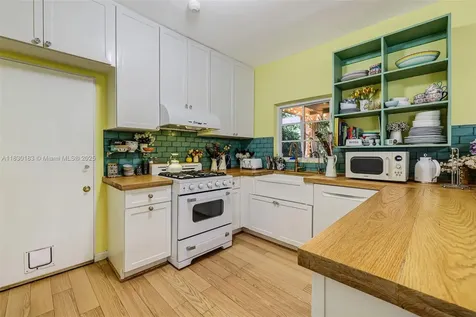 837 Espanola Way Miami Beach FL 33139