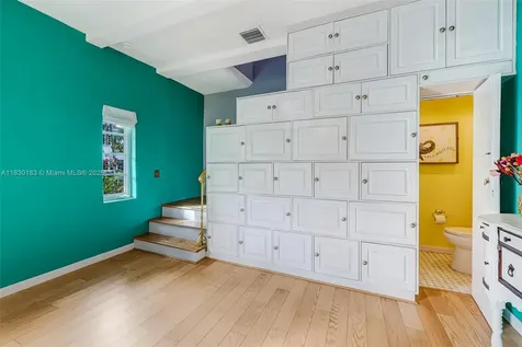 837 Espanola Way Miami Beach FL 33139