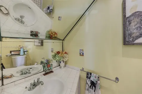 837 Espanola Way Miami Beach FL 33139