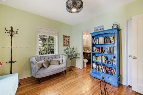 837 Espanola Way Miami Beach FL 33139