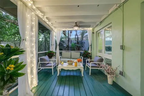 837 Espanola Way Miami Beach FL 33139