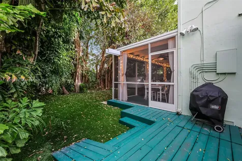 837 Espanola Way Miami Beach FL 33139