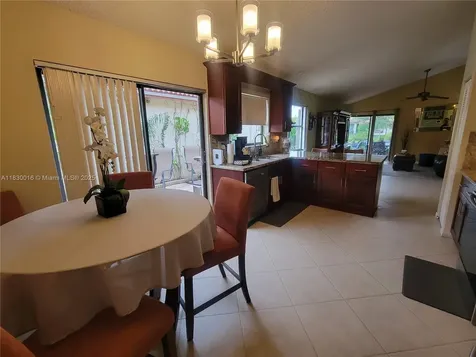 810 SW 113th Terrace Pembroke Pines FL 33025