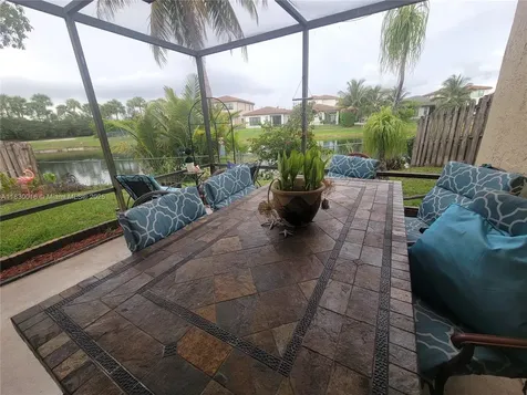 810 SW 113th Terrace Pembroke Pines FL 33025