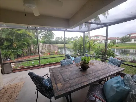 810 SW 113th Terrace Pembroke Pines FL 33025