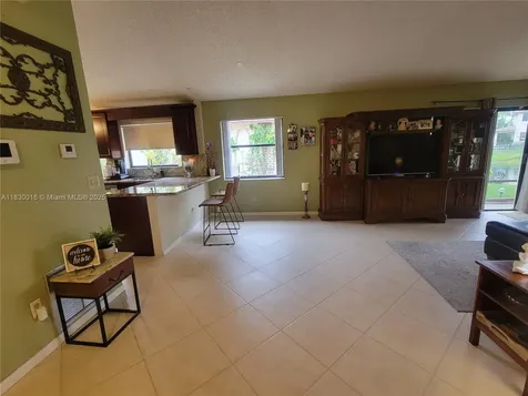 810 SW 113th Terrace Pembroke Pines FL 33025