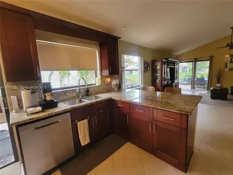 810 SW 113th Terrace Pembroke Pines FL 33025