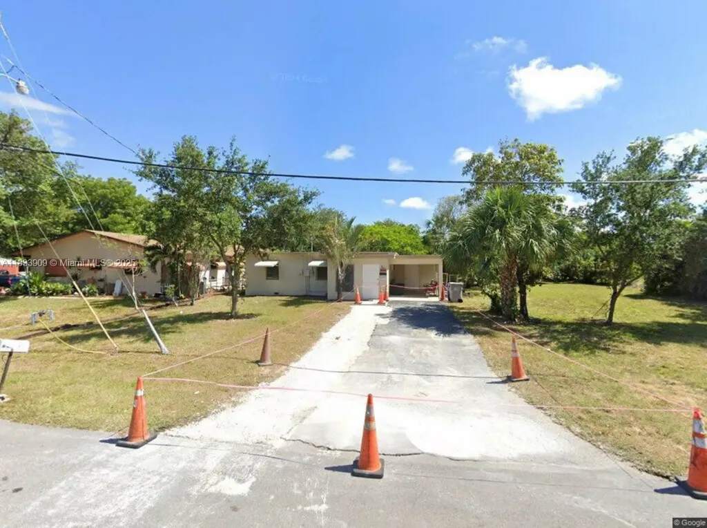 894 SW 9th Court Pompano Beach FL 33060