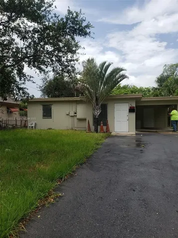 894 SW 9th Court Pompano Beach FL 33060