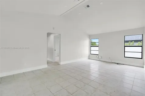 709 SW 9th Avenue Cape Coral FL 33991