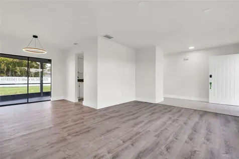 709 SW 9th Avenue Cape Coral FL 33991