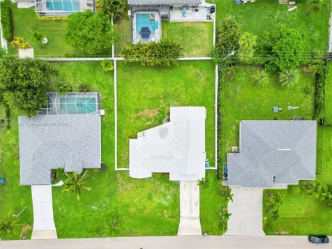 709 SW 9th Avenue Cape Coral FL 33991
