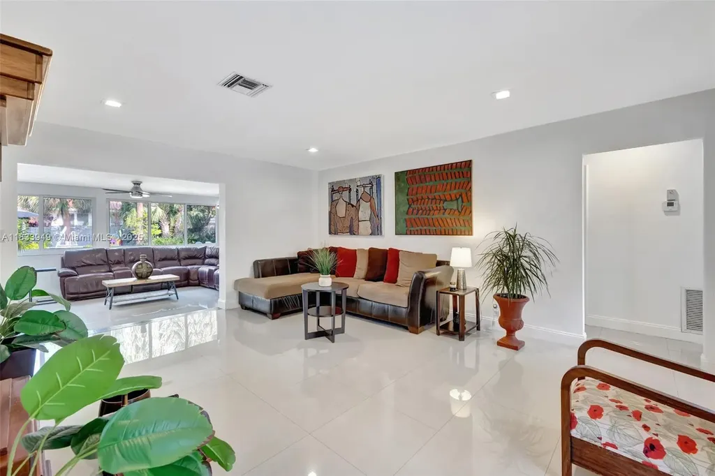 2261 NE 62nd Street Fort Lauderdale FL 33308