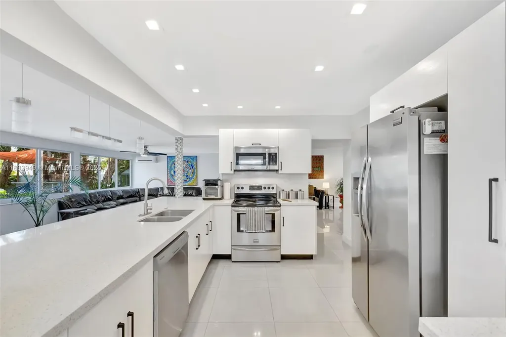 2261 NE 62nd Street Fort Lauderdale FL 33308