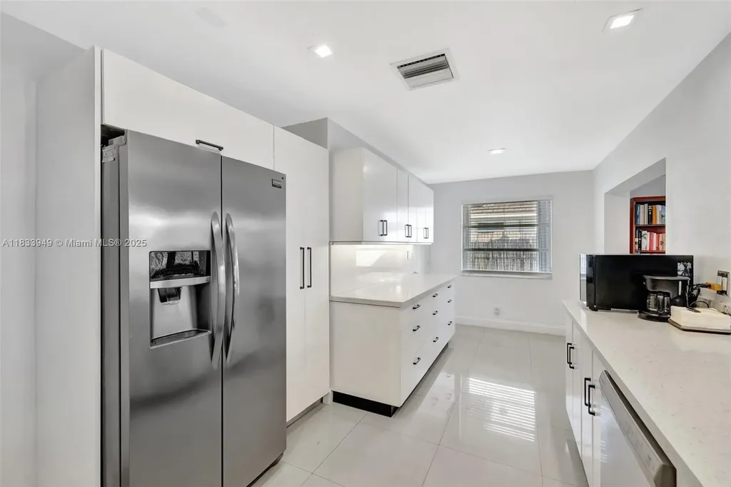 2261 NE 62nd Street Fort Lauderdale FL 33308