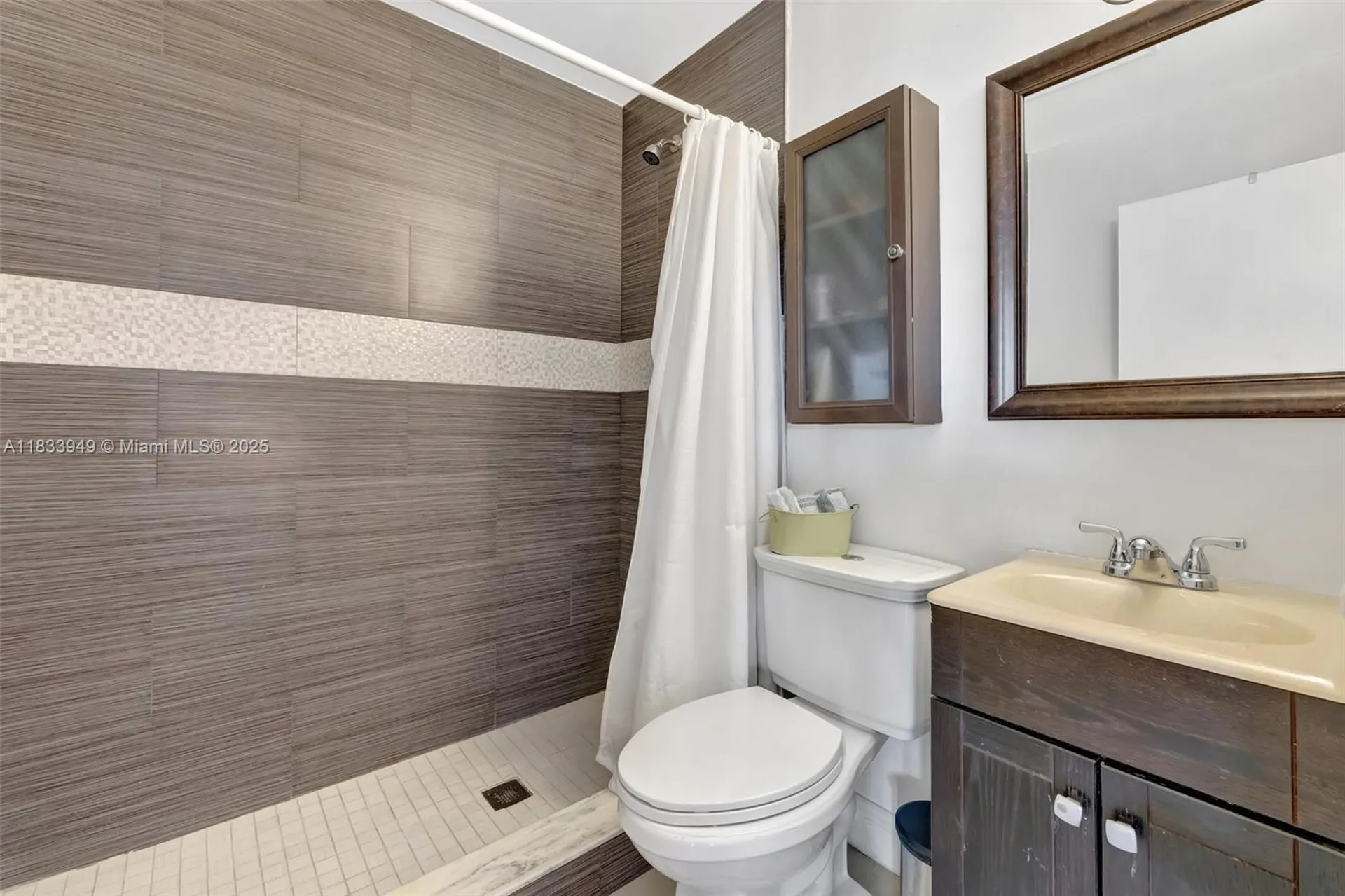 2261 NE 62nd Street Fort Lauderdale FL 33308