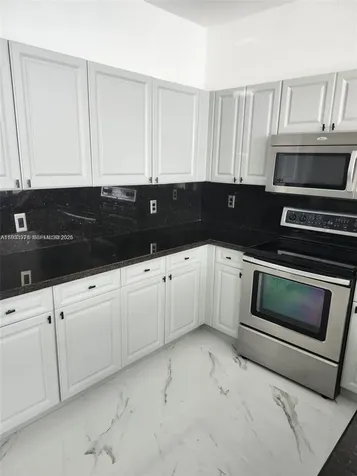 8465 NW 108th Path Doral FL 33178