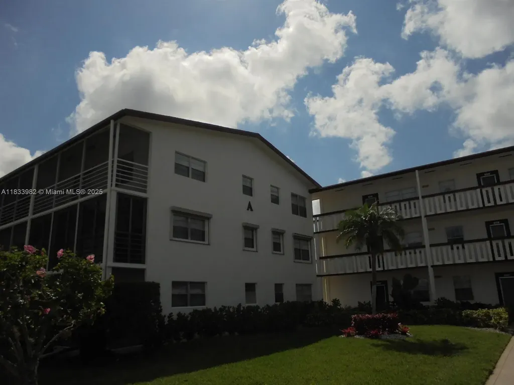 31 Fanshaw A Boca Raton FL 33434