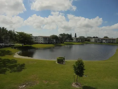 31 Fanshaw A Boca Raton FL 33434