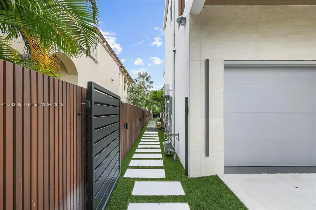 436 NE 10th Avenue Fort Lauderdale FL 33301