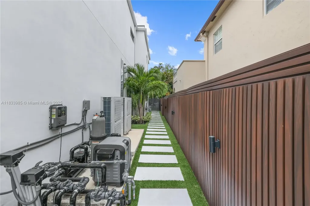 436 NE 10th Avenue Fort Lauderdale FL 33301