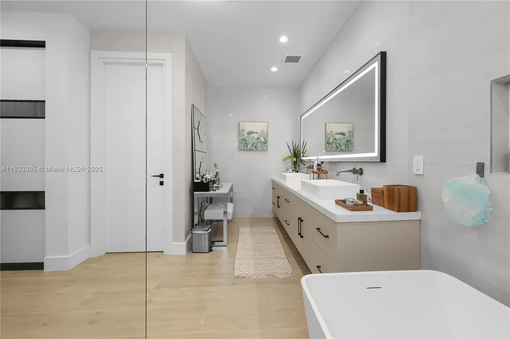 436 NE 10th Avenue Fort Lauderdale FL 33301