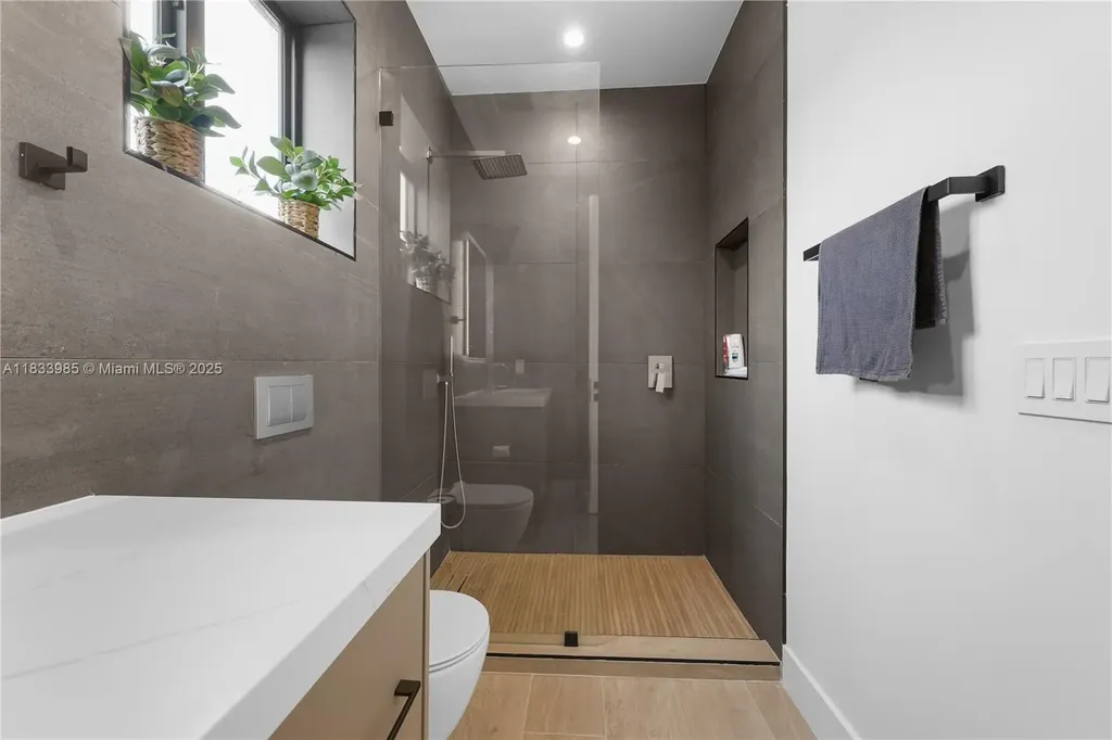 436 NE 10th Avenue Fort Lauderdale FL 33301